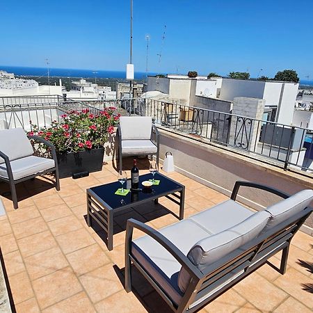 Casa Josephina - Three Level Stone Home With Balcony, 2 Roof Terraces & Sea Views Остуни Номер фото